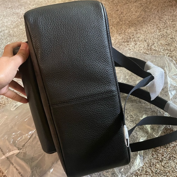 Large Court Backpack In Signature Canvas Black / Brown - Picture 9 of 15